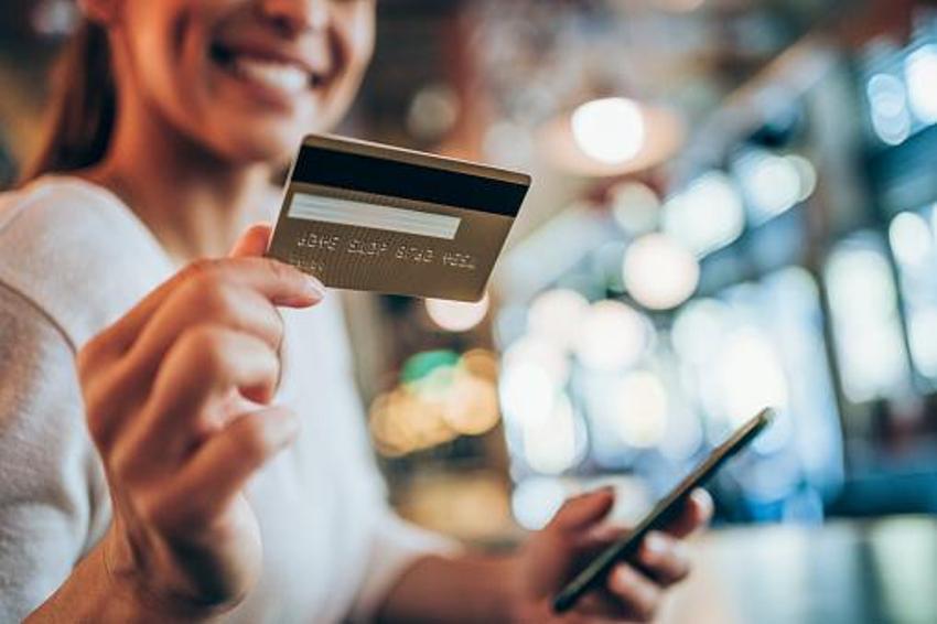 Kredi kartı kullananlara hayati uyarı! Bankalar ücret talep etmeye başladı