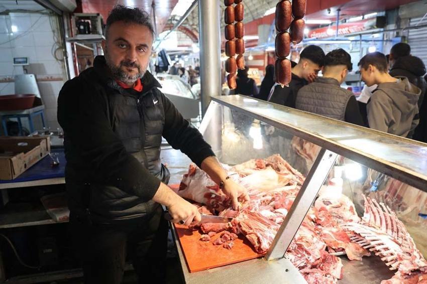 Adana’da kemikli karkas etin kilosu 330, kemiksiz etin kilosu ise 390 liradan satılıyor