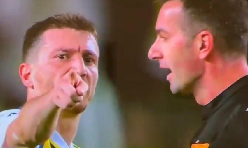 Mert Hakan Yandaş hakem Kadir Sağlam'ı bu sözlerle tehdit etti: Bak bu iki oldu, bu sahadan çıkamazsın!