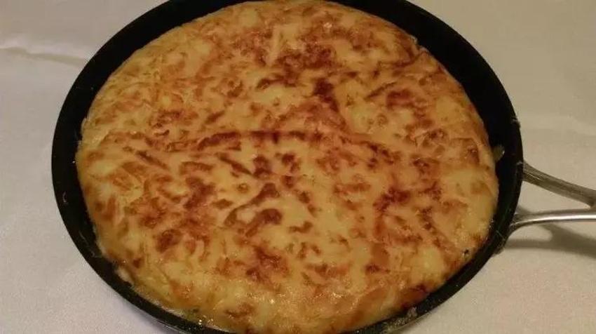 Sahurda tok tutan hamur işi tarifi: Zahmetsiz börek tavada kolayca yapılır; mide yakmaz susatmaz!