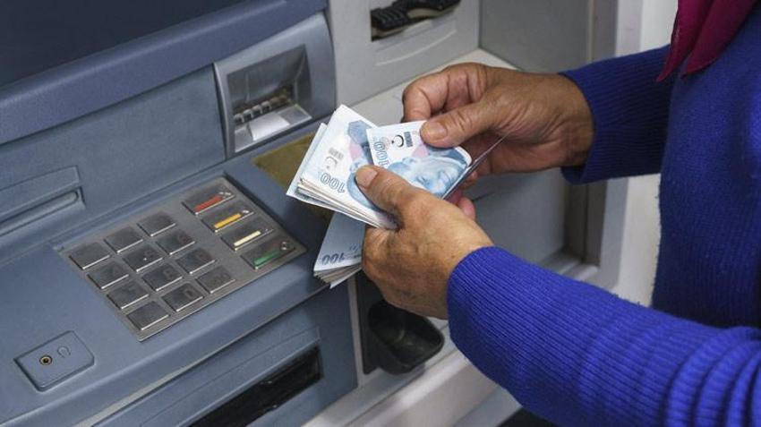 Emekliye mart ayı müjdesi! Emekli maaşlarına büyük ek ödeme fırsatı, bankalar yarışa girdi
