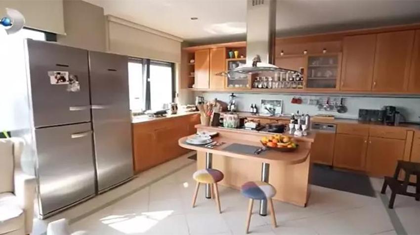 Ünlü şarkıcının 4+1 muhteşem evi! Boydan boya camla kaplı 