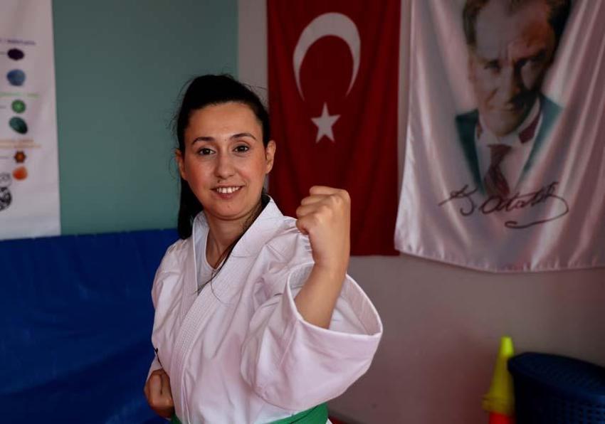Serebral palsili Pınar, 'Para Karate' ile hayata tutunup Türkiye 2.'si oldu! Hedefi dünya şampiyonluğu