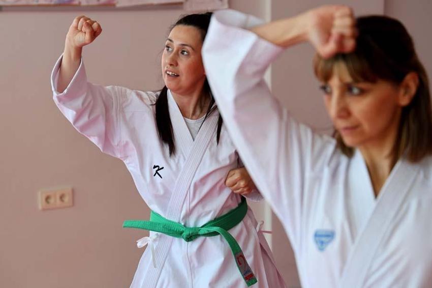 Serebral palsili Pınar, 'Para Karate' ile hayata tutunup Türkiye 2.'si oldu! Hedefi dünya şampiyonluğu