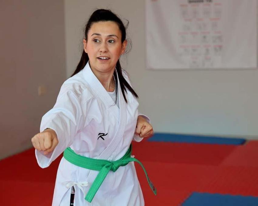 Serebral palsili Pınar, 'Para Karate' ile hayata tutunup Türkiye 2.'si oldu! Hedefi dünya şampiyonluğu