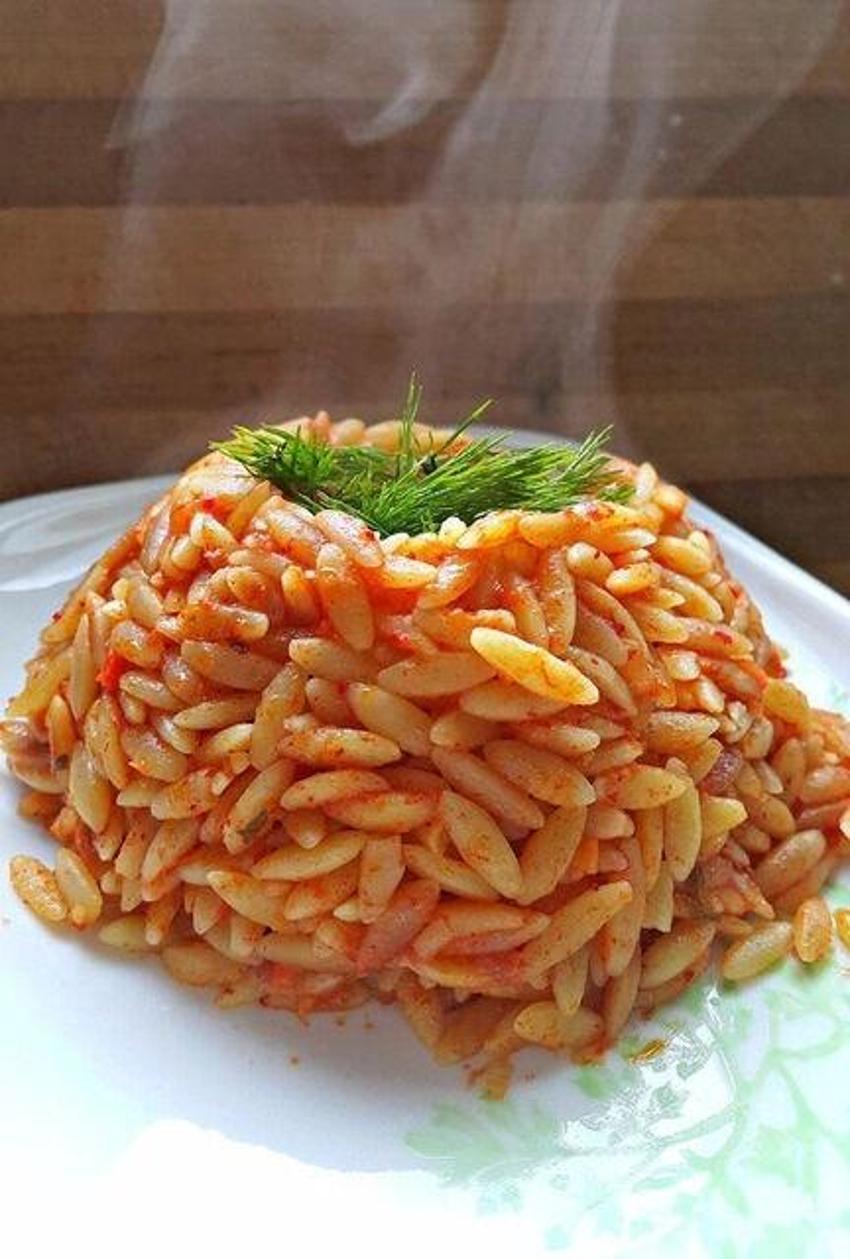 İftara ne pişirsem - 4: Ramazan'ın dördüncü günü iftar sofrasında Mercimek, Ispanaklı Tavuk Dolma, gavurdağı salatası var! Tatlı da şekerpare...