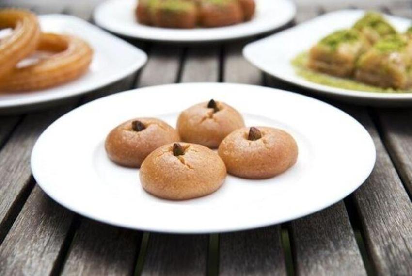 İftara ne pişirsem - 4: Ramazan'ın dördüncü günü iftar sofrasında Mercimek, Ispanaklı Tavuk Dolma, gavurdağı salatası var! Tatlı da şekerpare...