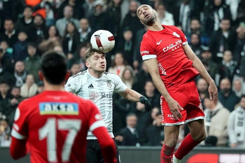 Beşiktaş sahasında Antalyaspor'a kaybetti: 1-2