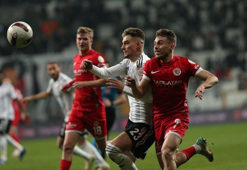 Beşiktaş sahasında Antalyaspor'a kaybetti: 1-2