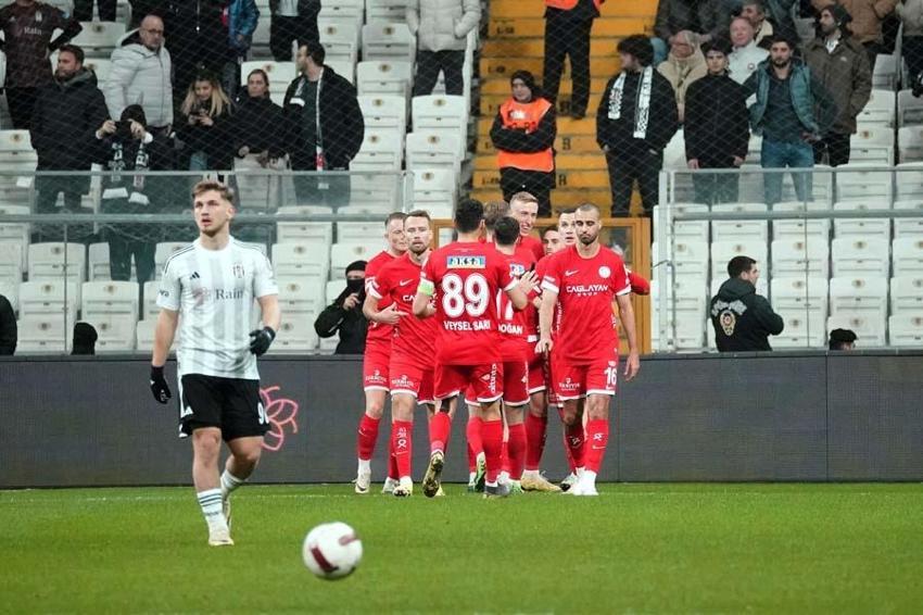 Beşiktaş'a Fernando Santos önerisi ve hakem eleştirisi: 'Hemen gezdirin! Normal değil'