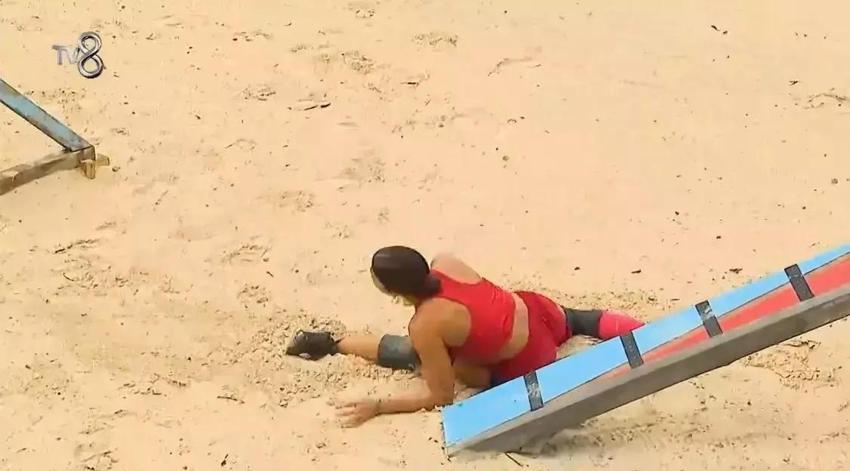 Survivor'da şok sakatlık: Gizem Memiç acı içinde kıvrandı! Survivor 2. eleme adayı belli oldu
