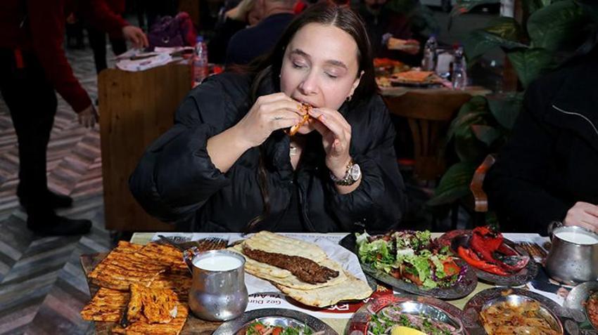 Esnafın yüzü Ramazan’da güldü! 'Kebap milli yiyeceğimiz'