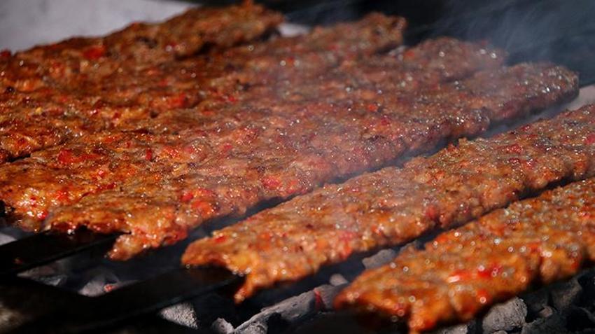 Esnafın yüzü Ramazan’da güldü! 'Kebap milli yiyeceğimiz'