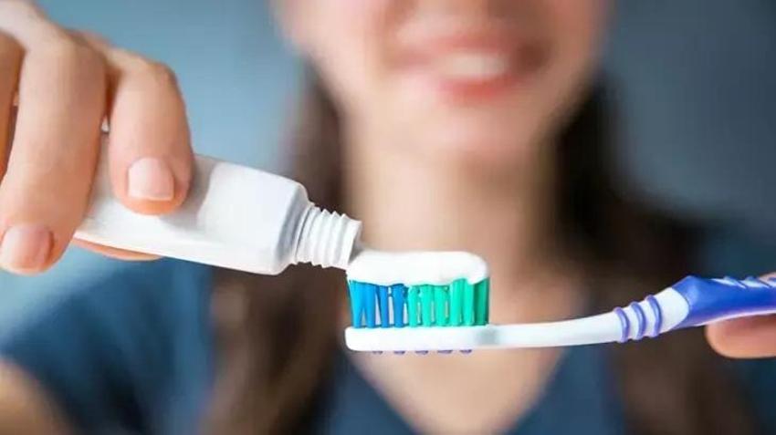 Diş çürüğünü bitiren 8 yöntem var: En hızlı etki eden Hindistan cevizinin süresi 20 dakikayı geçmiyor