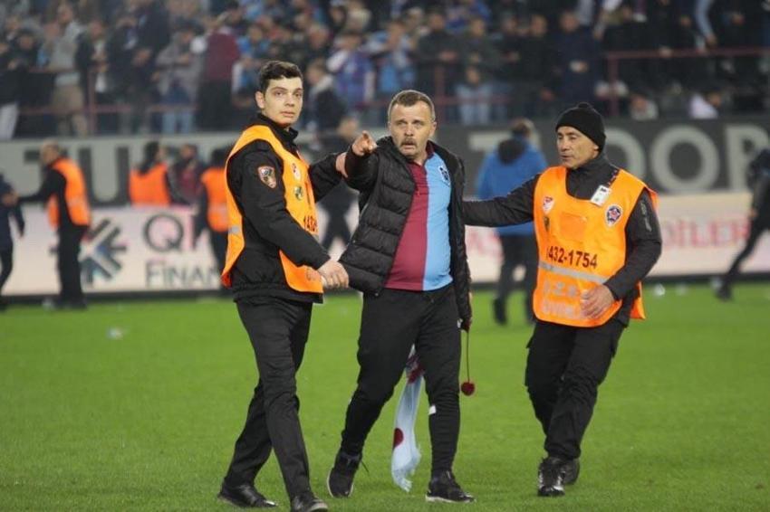 Trabzonspor - Fenerbahçe maçı sonrası saha karıştı! Muhtemel cezalar ortaya çıktı