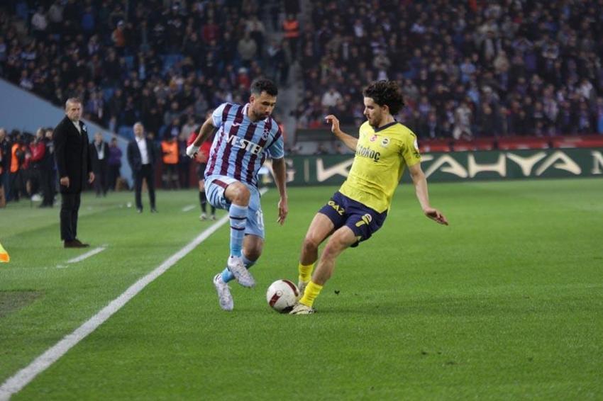 Trabzonspor-Fenerbahçe maçında tartışmalı pozisyonlar, penaltı kararı ve golden önce faul itirazları...
