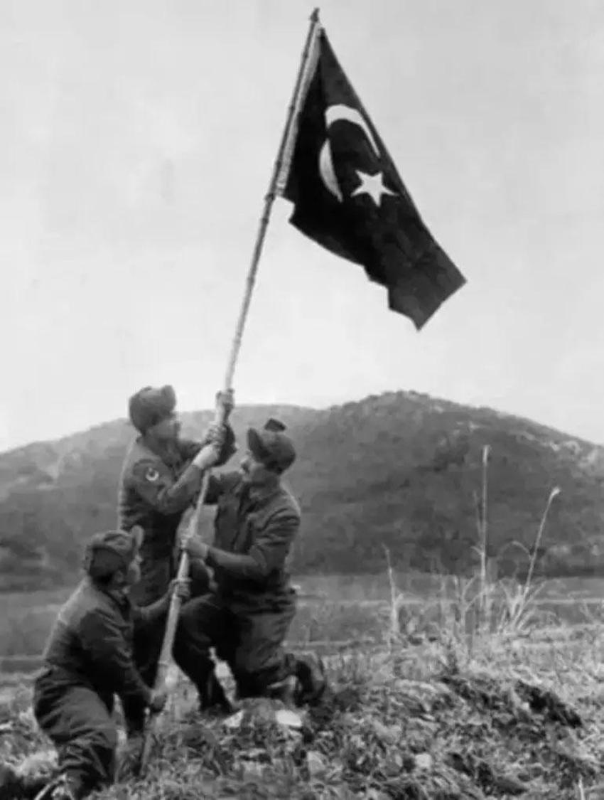 Ünlü isimlerden 18 Mart paylaşımları: Çanakkale geçilmez! Sevgi, saygı ve minnetle anıyoruz