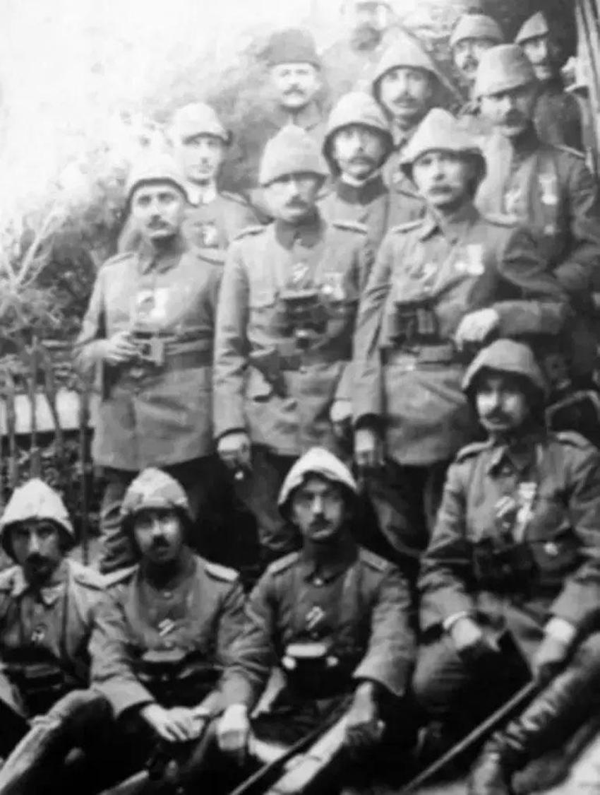 Ünlü isimlerden 18 Mart paylaşımları: Çanakkale geçilmez! Sevgi, saygı ve minnetle anıyoruz