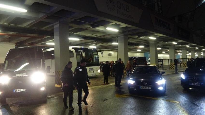 Trabzonspor-Fenerbahçe olaylı maçı yerel gazetelerin manşetinde!