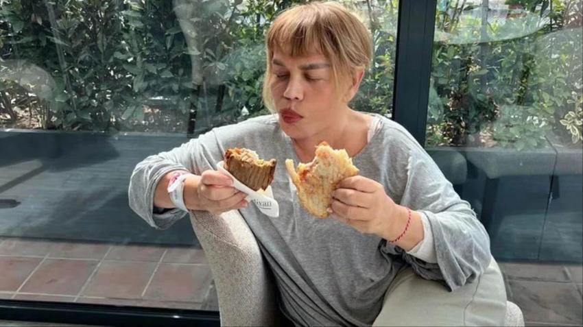 Emel Müftüoğlu, Sezen Aksu'nun yemek yediği anları paylaştı! Bileğindeki hastane künyesi korkuttu