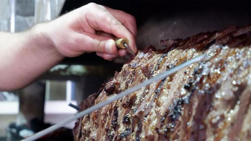Erzurum'un eşsiz lezzeti cağ kebapı iftar sofralarının da vazgeçilmezi