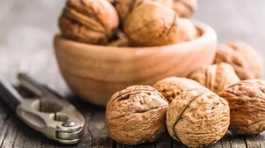 Damar tıkanıklığı sebebi yağı bir anda yok ediyor! Günde 5 adet yiyen kolestrol lafını bir daha ağzına almıyor