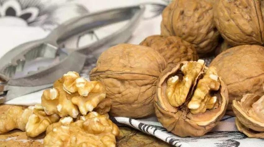 Damar tıkanıklığı sebebi yağı bir anda yok ediyor! Günde 5 adet yiyen kolestrol lafını bir daha ağzına almıyor