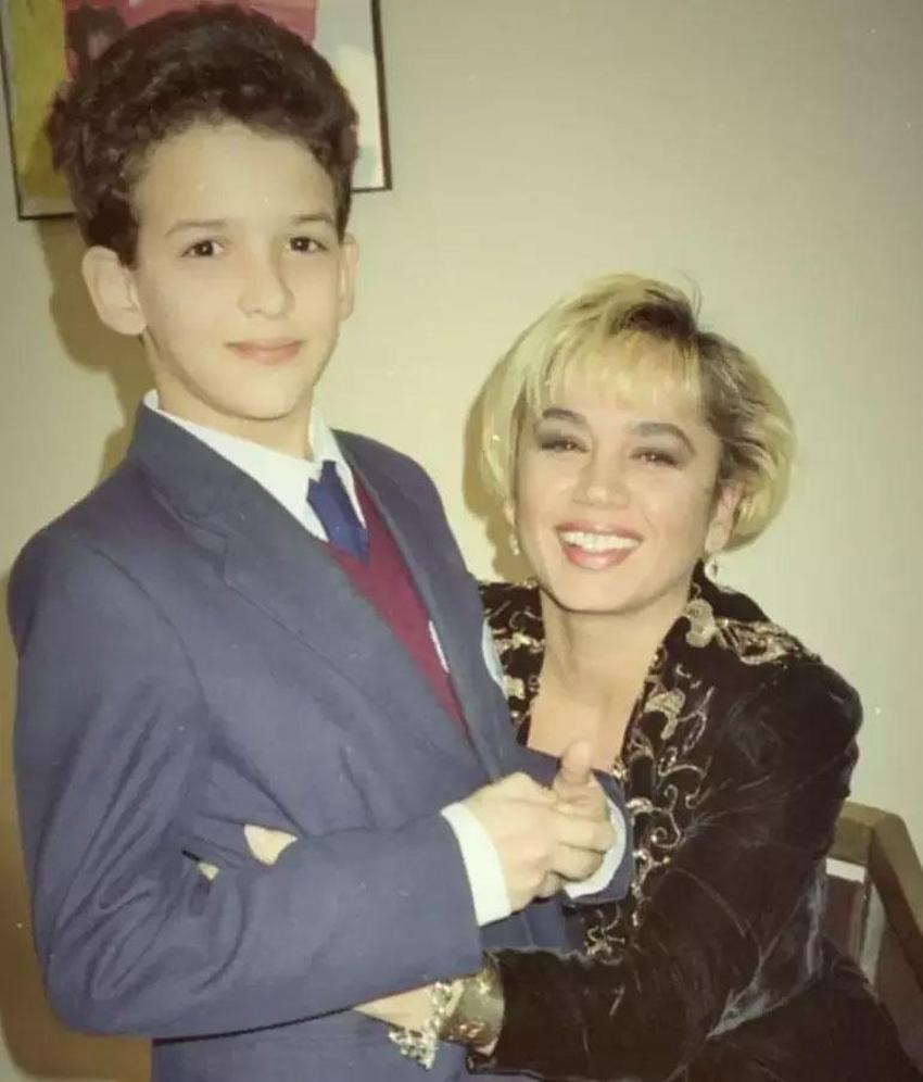 Bu küçük çocuk şimdi ünlü bir oyuncu: 50 olduk, yolun yarısına geldik...