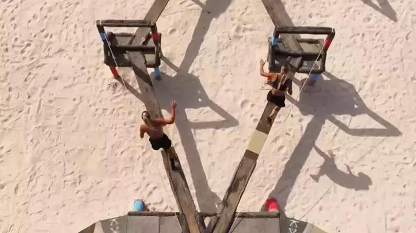 Survivor iletişim ödül oyununu kazanan taraf belli oldu! Haftanın eleme adayları düello için hazır....
