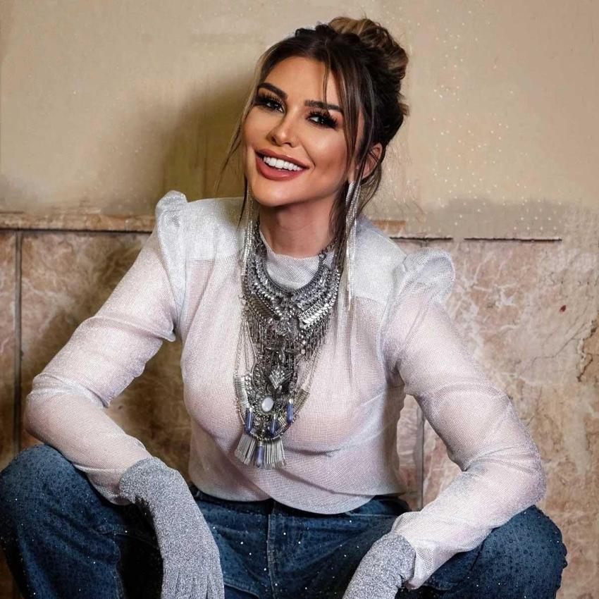 Anne sütü, sünnet derisi yetmedi, yüzünü gerdirdi! Selen Görgüzel bandajlı halini paylaştı