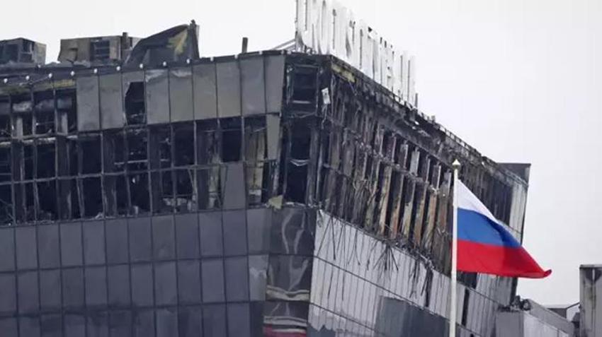 Rusya'da katliam! Onlarca ölü ve yaralı var, teröristlerin kimlikleri belli oldu, Putin'den ilk mesaj