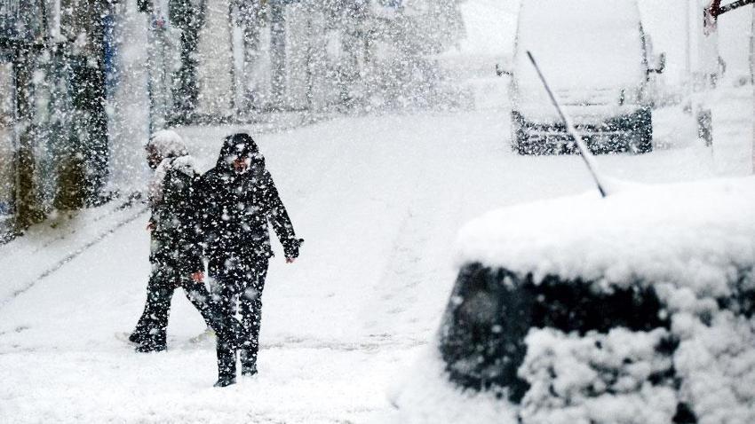 Yoğun kar ve sağanak yağışlar geliyor! Kar yağacak illeri Meteoroloji tek tek uyardı...