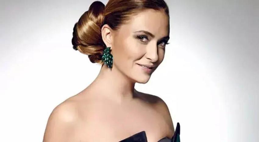 Artık gizlemiyorlar! Ceyda Düvenci'nin pozuna yeni aşkından yorum
