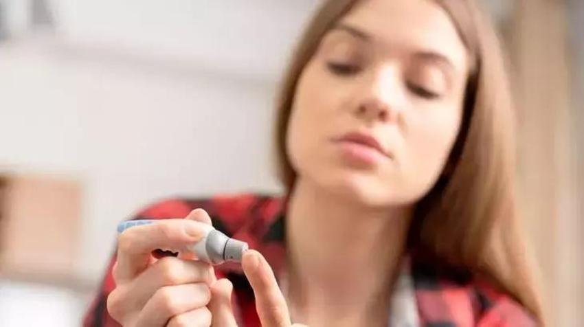 Belirtileri şişkinlik, ağrı ve enerji kaybıyla ortaya çıkıyor! İhmal edince ölümcül olabilir