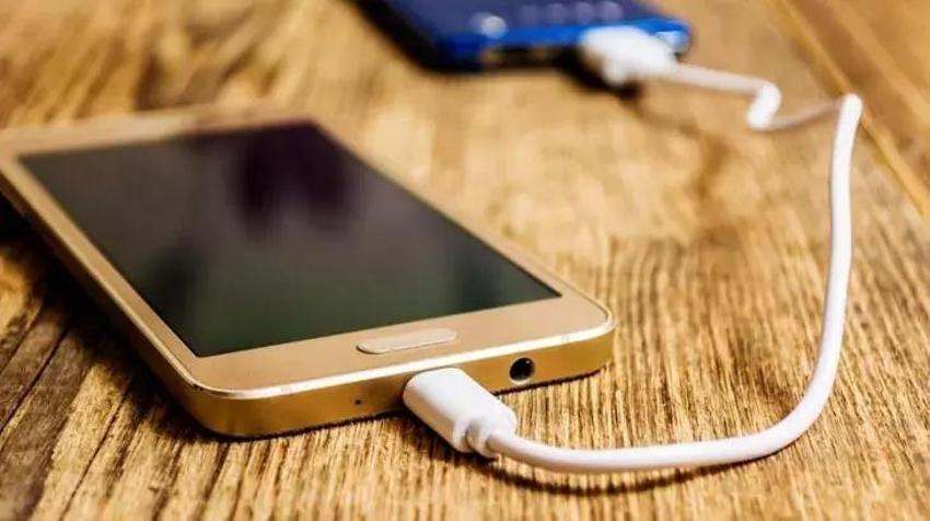Telefon şarjının süresini 2 kat artıran tüyo; Şarj ederken mutlaka yapın