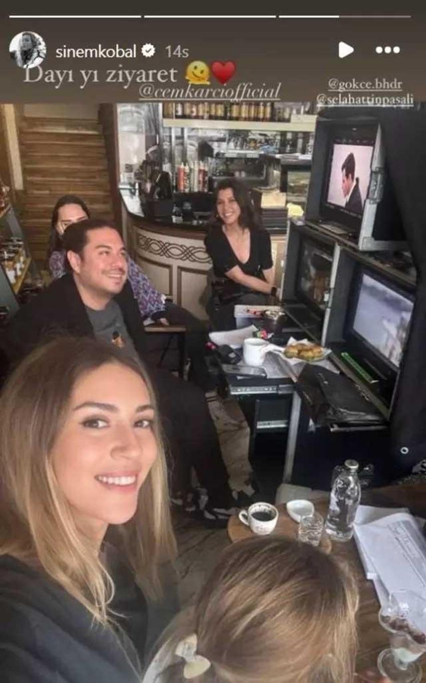 Sinem Kobal'ın set pozu heyecanlandırdı! Gökçe Bahadır’la aynı karede