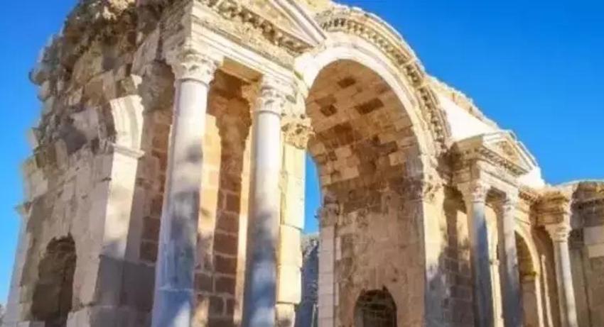 Efes’in 5 katı büyüklüğünde Adana’daki Anavarza Antik Kenti keşfedilmeyi bekliyor! Yeni protokol imzalandı
