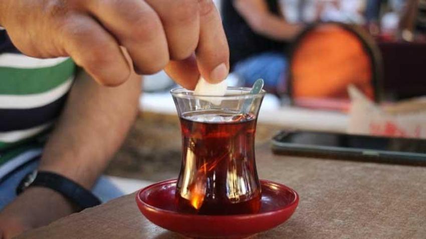 Bunaltıcı sıcaklar geri döndü! Termometreler 43 dereceyi gösterdi, sıcak hava dalga dalga yayılıyor