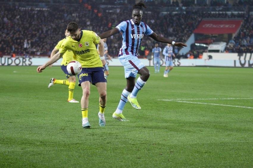 Trabzonspor-Fenerbahçe maçında Ali Koç'tan İsmail Kartal'a telefon: İstersen takımı sahadan çek!