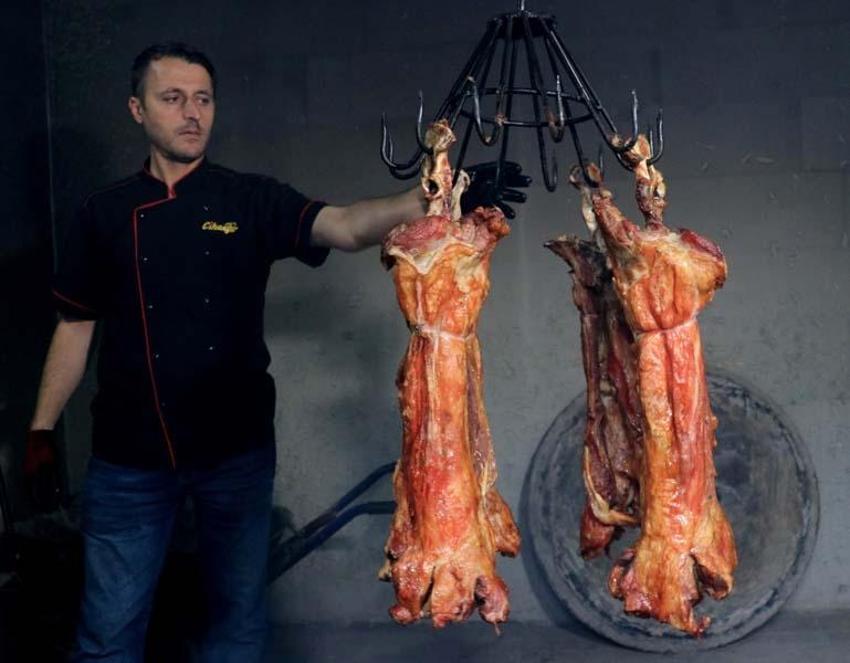 Büryan iftarda hem gözü hem de mideyi doyuruyor! “İnsanlar orucunu büryan ile açıyor”