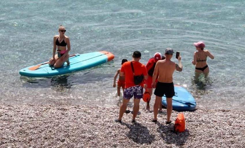 Yunan hükümeti halk plajlarının ücretsiz olması için harekete geçti! Fırsatçıları şikayet ediyorlar