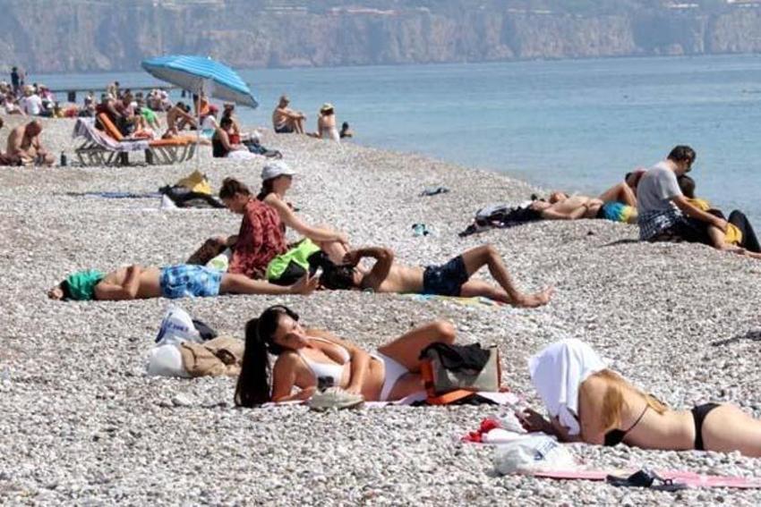 Yunan hükümeti halk plajlarının ücretsiz olması için harekete geçti! Fırsatçıları şikayet ediyorlar