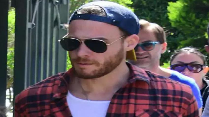 Hande Erçel oy kullanmaya Hakan Sabancı'nın VIP aracıyla geldi! Ünlü isimler sandık başında