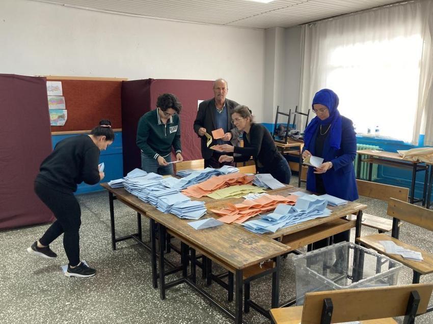 Sandık sayımı ne zaman biter, oy sayımı başladı mı, kaçta başlıyor, ne zaman? Sandıklar kaçta açılıyor? 