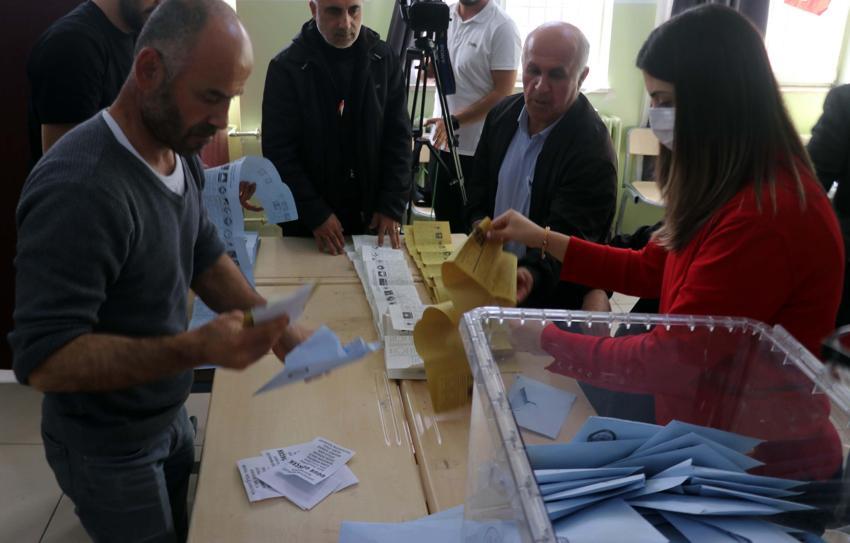 Sandık sayımı ne zaman biter, oy sayımı başladı mı, kaçta başlıyor, ne zaman? Sandıklar kaçta açılıyor? 