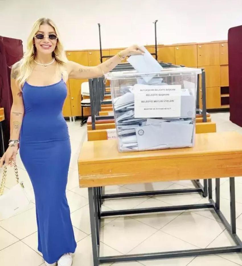 Ünlülerin sandık heyecanı: Kimi dakikalarca bekledi, kimi zarfı sandığa atamadı