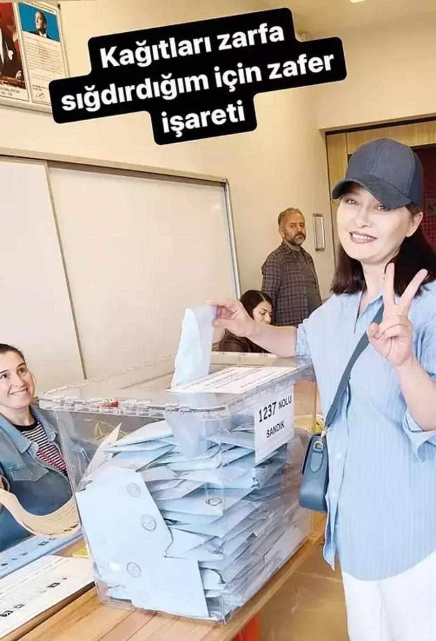Ünlülerin sandık heyecanı: Kimi dakikalarca bekledi, kimi zarfı sandığa atamadı