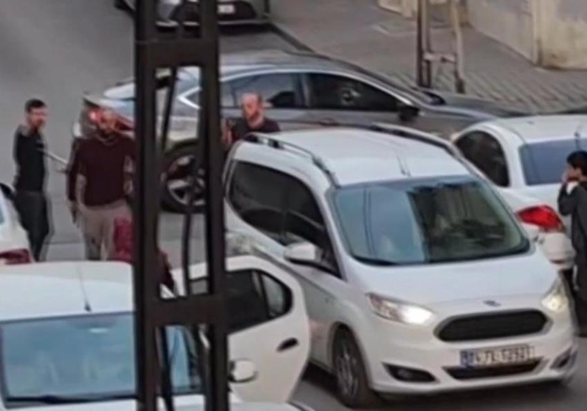Film sahnelerini aratmayan çatışmada pompalı tüfeklerle kurşun yağdırdılar