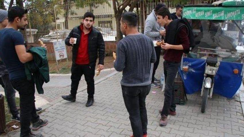 Ayrana gizli formül ekleyip satış rekoru kırdı! Adanalı seyyar satıcı buldu