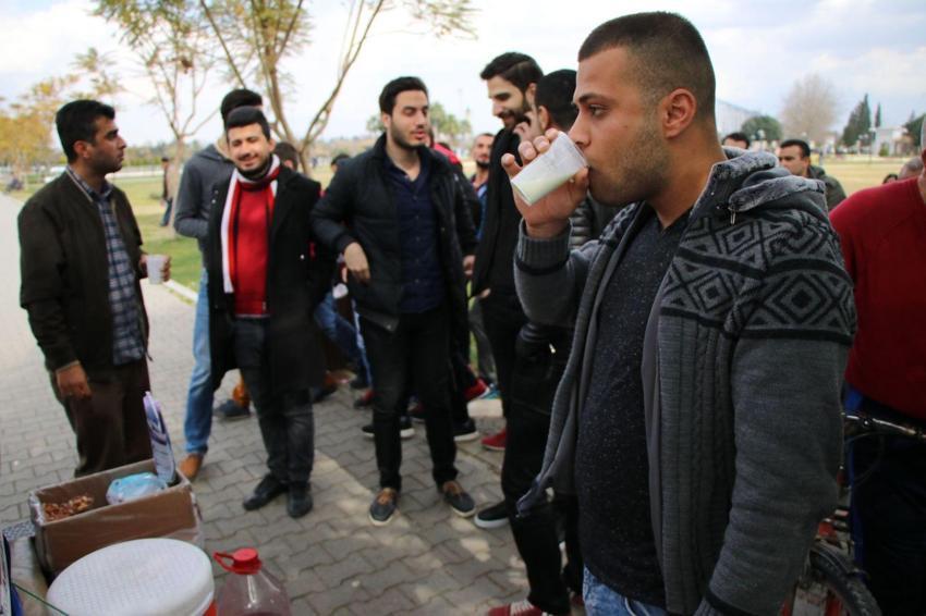 Ayrana gizli formül ekleyip satış rekoru kırdı! Adanalı seyyar satıcı buldu